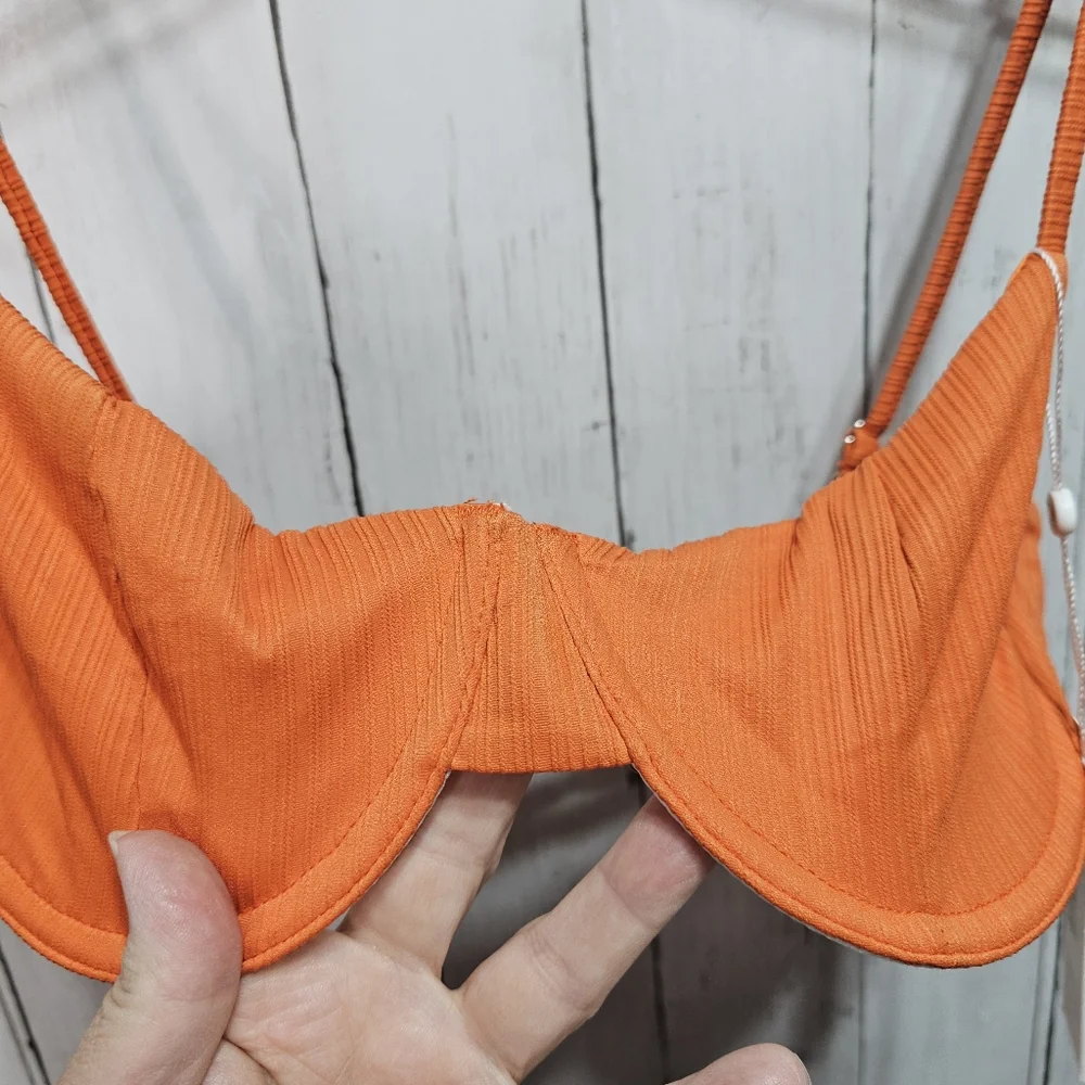 NWT Frankies Bikinis Pam Plisse Underwire Bikini Top Marigold Swimsuit Size XL.